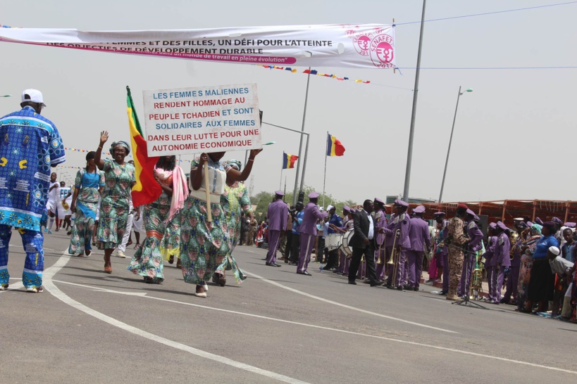 Un défilé aujourd'hui à N'Djamena pour la journée internationale de la femme. Alwihda Info