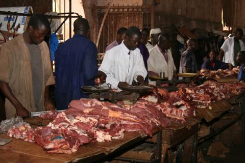 Des vendeurs de viande à N'Djamena. Photo :  Droits réservés