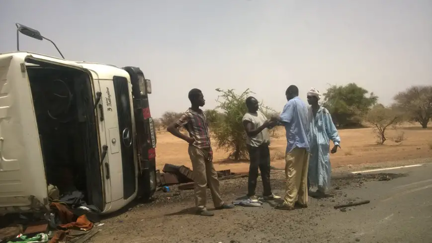 Illustration. Un camion renversé sur la route Abéché-Oum Hadjer. © Alwihda Info