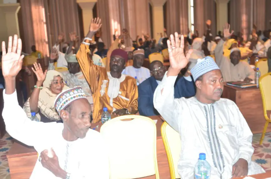 Des députés à l'Assemblée nationale lors de l'adoption du projet de loi portant approbation du contrat de partage de production entre la Répblique du Tchad et la société Ewaah Investors Limited. © DR