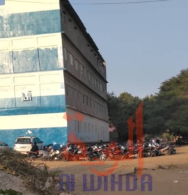 Des motos garés devant l'Université Hec Tchad à N'Djamena, dans le 8ème arrondissement, le 8 janvier 2020. © Alwihda Info/Malick Mahamat