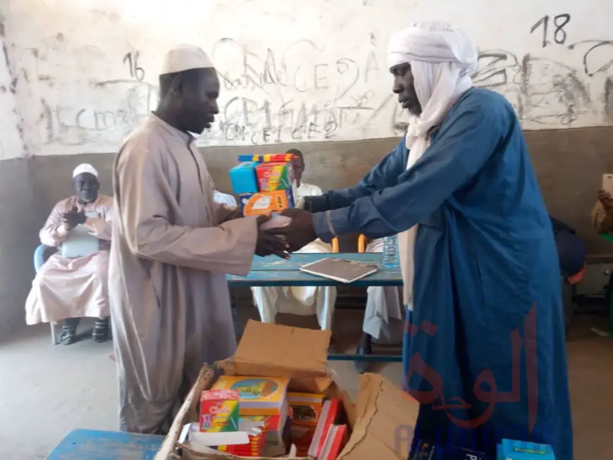 Tchad : don de fournitures scolaires à Nergui. © Alwihda Info