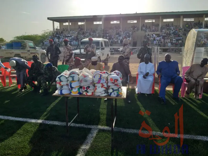 Tchad : la FIFA offre des ballons de foot à la Ligue provinciale du Ouaddaï. © Hamid Mahamat Issa/Alwihda Info