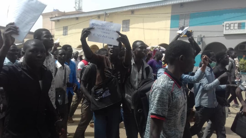 Des étudiants manifestent à N'Djamena le 25 février 2020. © Alwihda Info