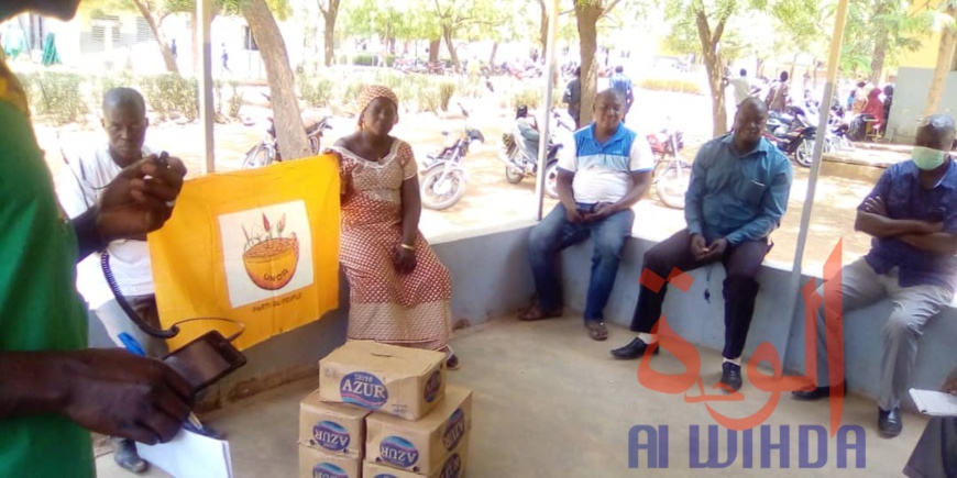 Tchad - Covid 19 : L'UNDR offre des cartons de savon à l'hôpital de Pala. © Foka Mapagne/Alwihda Info