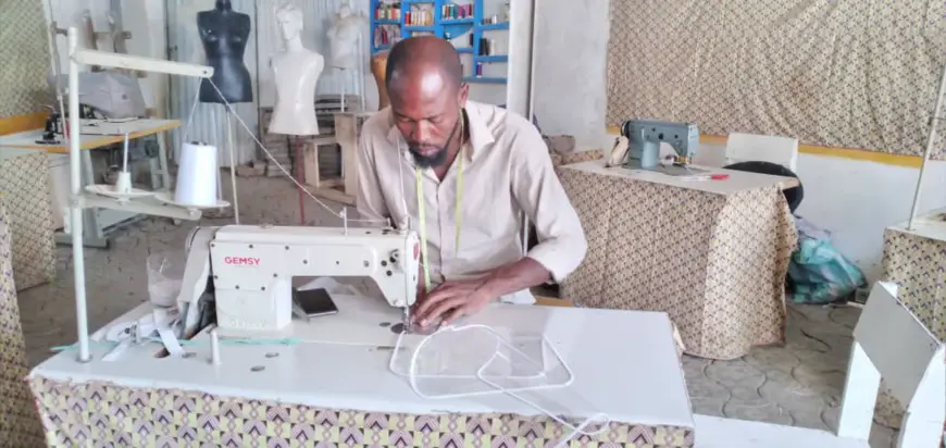 Tchad : les ateliers à plein régime pour la fabrication de masques. © Djibrine Haïdar/Alwihda Info