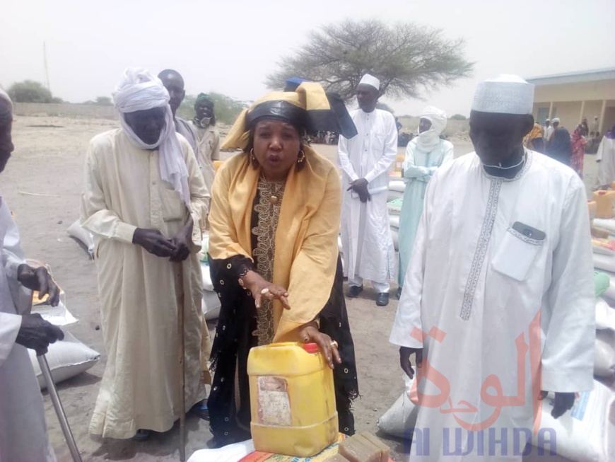 Tchad : au Hadjer Lamis, des dons de vivres aux 4 départements. © Mbainaissem Gédéon Mbeïbadoum /Alwihda Info