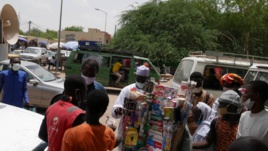 ​Tchad - Covid 19 : à N'Djamena, les partis politiques en sensibilisation au Souk Choléra. © Kelvin Mendig-Lembaye Djetoyo/Alwihda Info