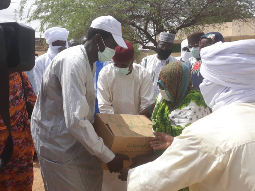 Tchad : 150 cartons de dattes offerts à des démunis à Abéché