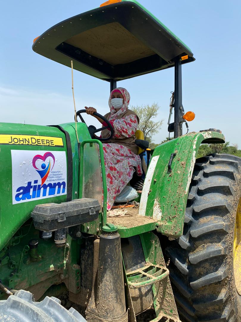 Tchad : des tracteurs mis à la disposition de groupements féminins pour renforcer la production