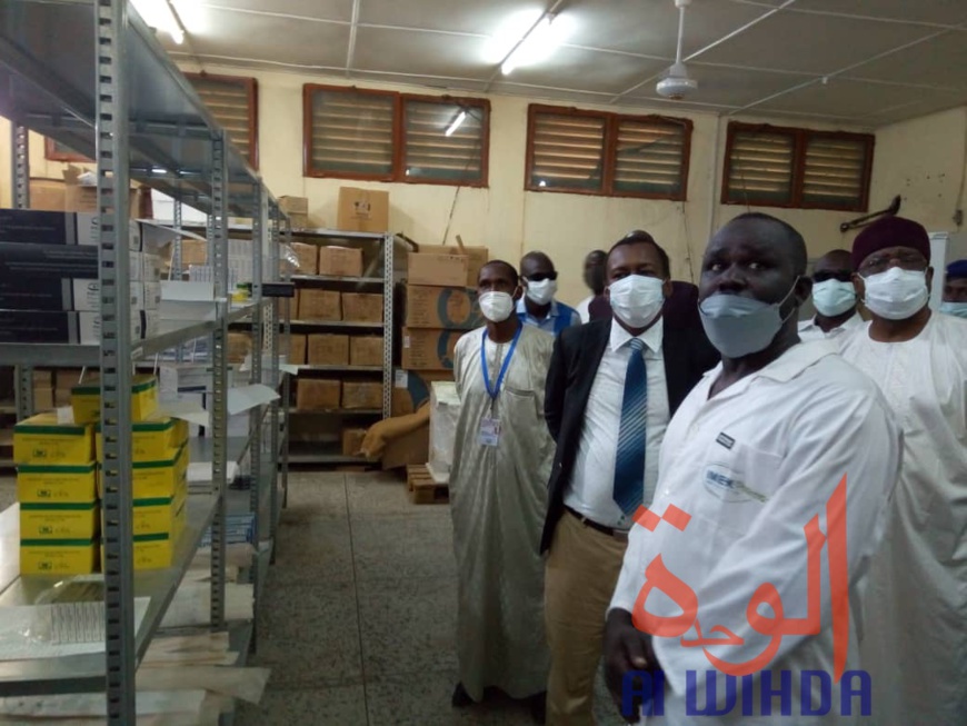 Visite dans un centre de santé d'Abéché du secrétaire d'État à la Santé publique et à la Solidarité nationale, Dr. Djiddi Ali Sougoudi, le 30 août 2020. © Abba Issa/Alwihda Info