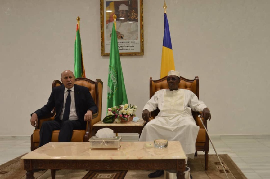 Tchad : le président mauritanien fait une escale à N'Djamena. © PR