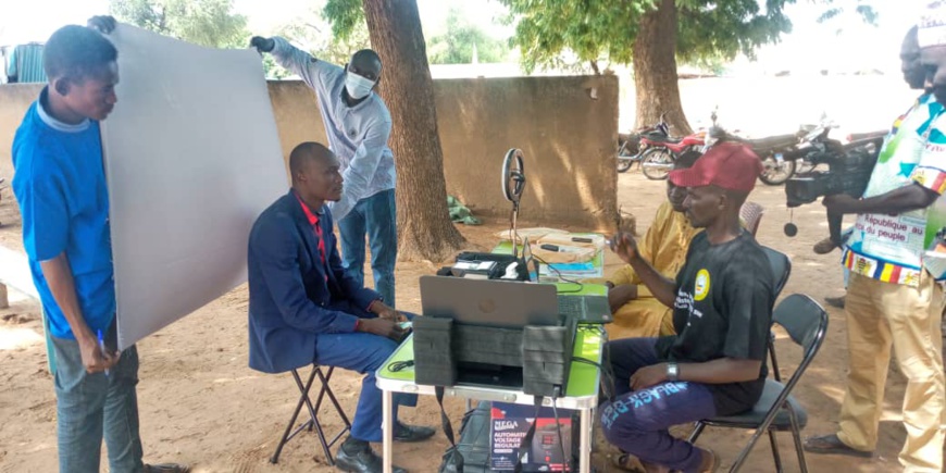 Un enrôlement biométrique d'un citoyen au Tchad, en octobre 2020. © Mahamat Issa Gadaya/Alwihda Info