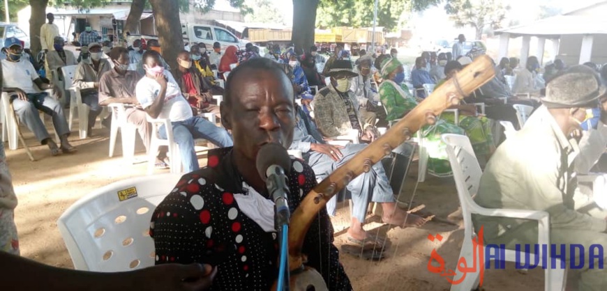 Tchad : la députée Fatimé Tchombi en mission de sensibilisation à Laï. © Éric Guedi/Alwihda Info