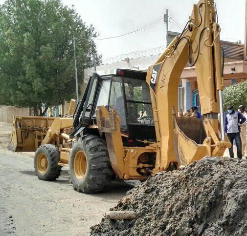 Un tractopelle de la voirie urbaine à N'Djamena. Illustration © Mairie NDJ