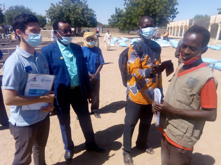 Tchad : 1944 ménages d'Ati reçoivent des vivres pour atténuer les effets de la Covid-19. © Hassan Djidda Hassan/Alwihda Info