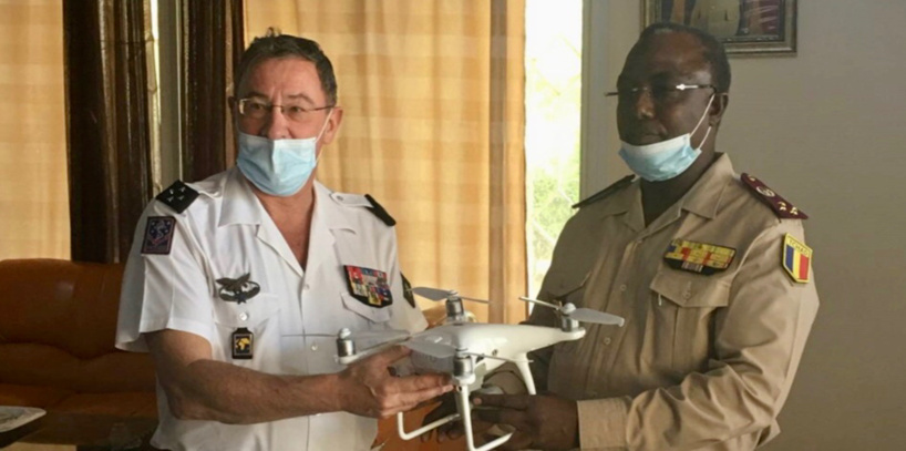 Tchad : le chef du renseignement militaire réceptionne des drones de la France. © Ambassade France au Tchad