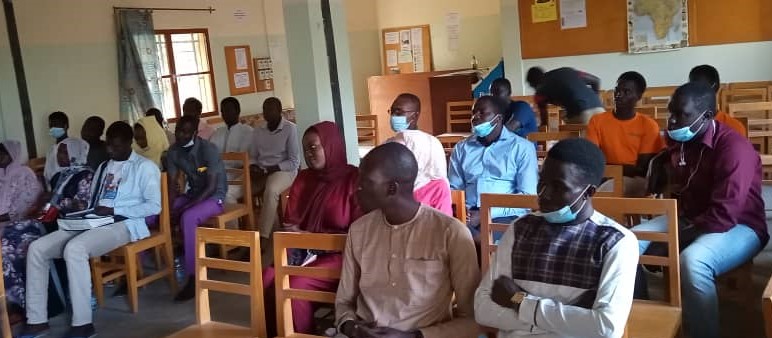 Tchad : L’Association Jeunesse Solidarité échange avec les jeunes sur l’impact des réseaux sociaux