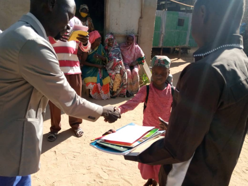 Tchad : remise des bulletins du 1er trimestre aux écoliers à Abéché