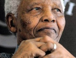 Afrique du Sud: Nelson Mandela sort de l'hôpital après sa pneumonie