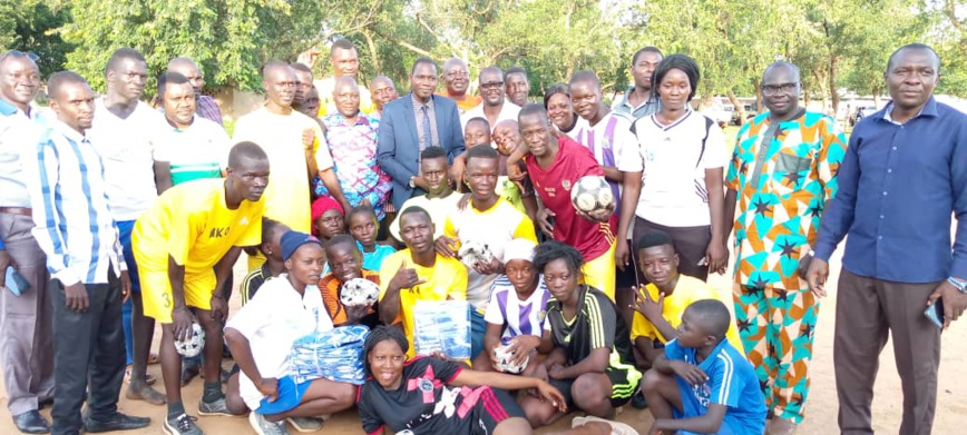 Tchad : l'équipe de handball du Mayo Kebbi Ouest reçoit un don d'équipements sportifs