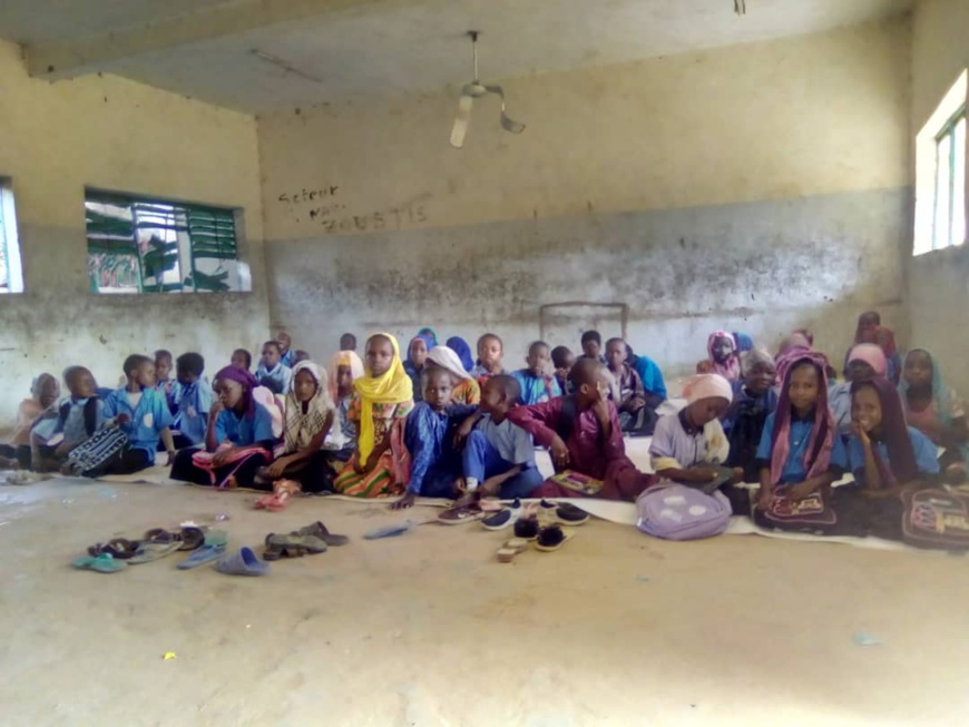 Tchad : certains élèves n’ont pas de tables-bancs dans les salles de classe