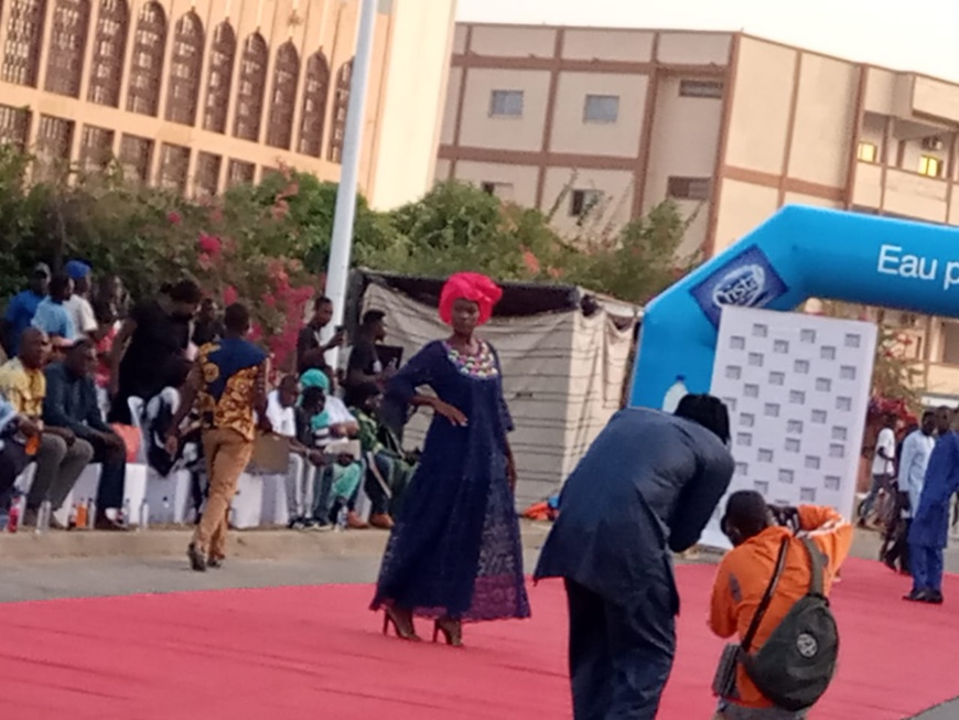 Tchad : un défilé de mode dans la rue à l'entame du festival Saamha