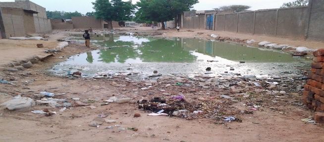 Tchad : déversement des eaux usées sur la voie publique, source d’accident de circulation