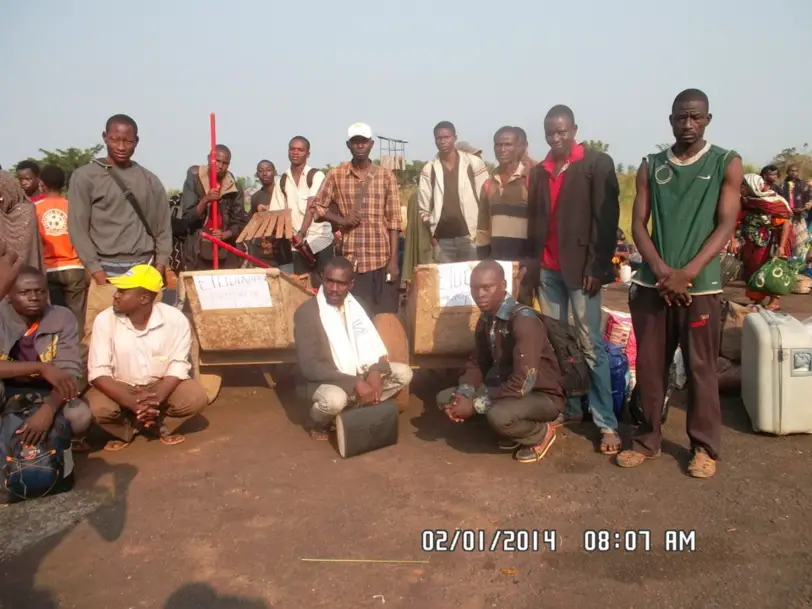 Les étudiants tchadiens bloqués à l'aéroport militaire de Bangui. Crédit photo : Alwihda Info