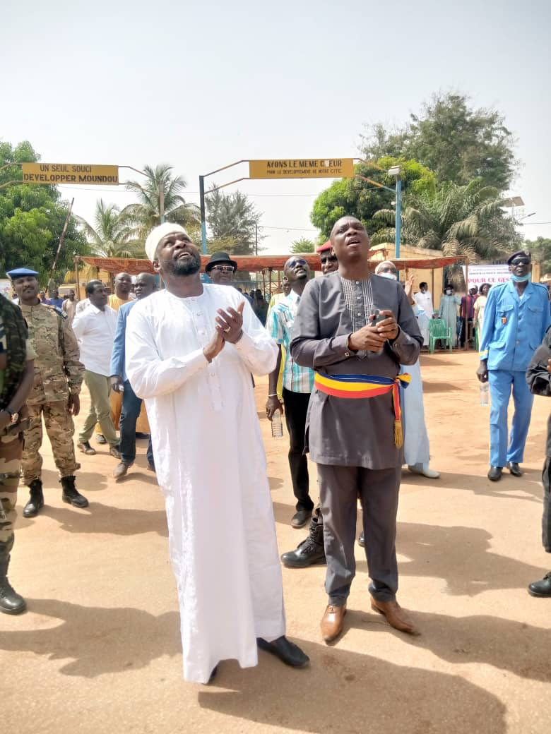 Tchad : la ville de Moundou équipée de 300 lampadaires solaires