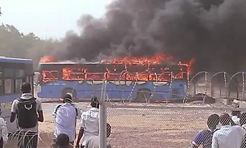 Tchad : Des étudiants brûlent un bus de transport 