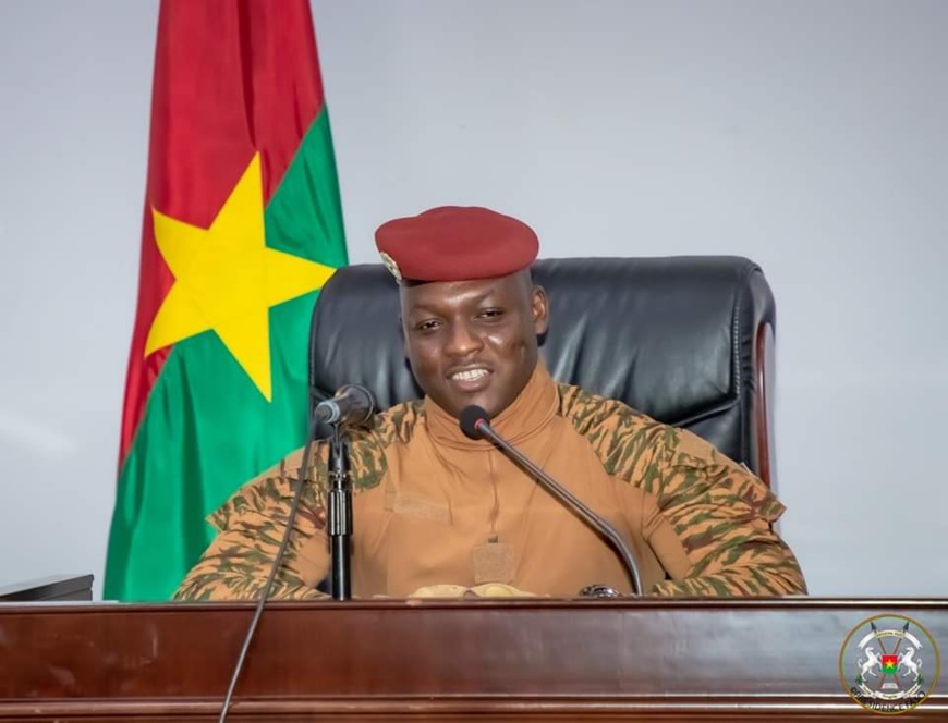 Burkina : « Le pays a plus que jamais besoin de vous » (le président Traoré aux personnes âgées)