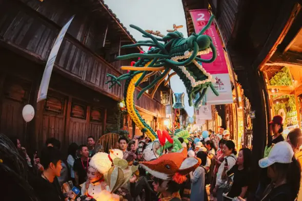 Photo shows the Wuzhen Carnival of the 2023 Wuzhen Theater Festival in Wuzhen, Tongxiang, Jiaxing, east China's Zhejiang province. (Photo from the official account of the Wuzhen Theater Festival on WeChat)