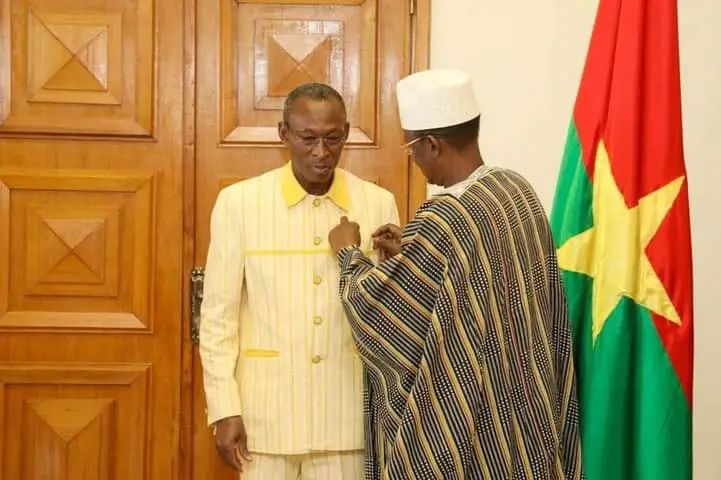 Burkina Faso : le Premier ministre Burkinabé Dr Apollinaire Joachim Kyélem de Tambela élevé au grade d'Officier de l'Ordre National du Mali à titre étranger