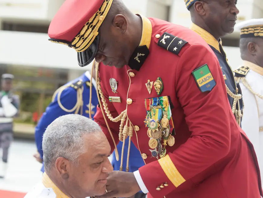 Gabon : Le Chef de l’Etat a présidé la cérémonie de port de galons des Officiers Généraux des Forces de Défense et de Sécurité