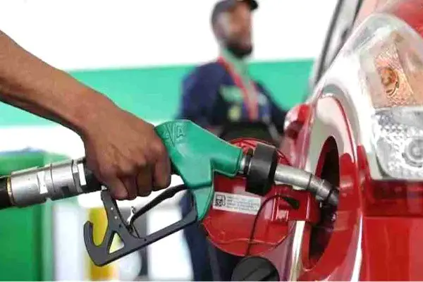 Cameroun : Le gouvernement annonce une huasse du prix du carburant de 15 %