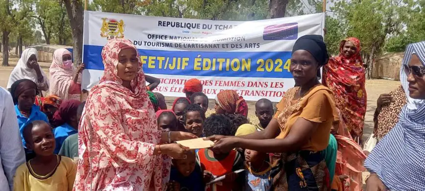 Tchad : les travailleuses de ľONPTA assistent la population nécessiteuse