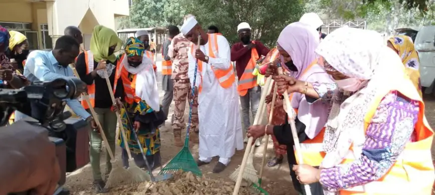 Tchad : Un élan féminin pour la propreté au ministère des infrastructures