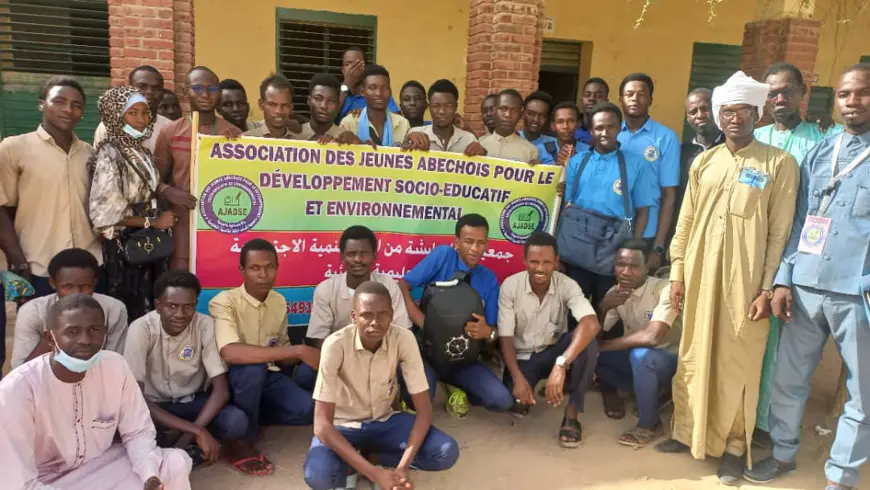 Tchad : à Abéché, l'AJADES oriente les élèves en classe d'examen