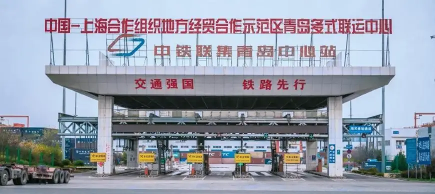 Photo shows the multimodal transport center of the China-SCO Local Economic and Trade Cooperation Demonstration Area (SCODA). (Photo by Chen Zujun)