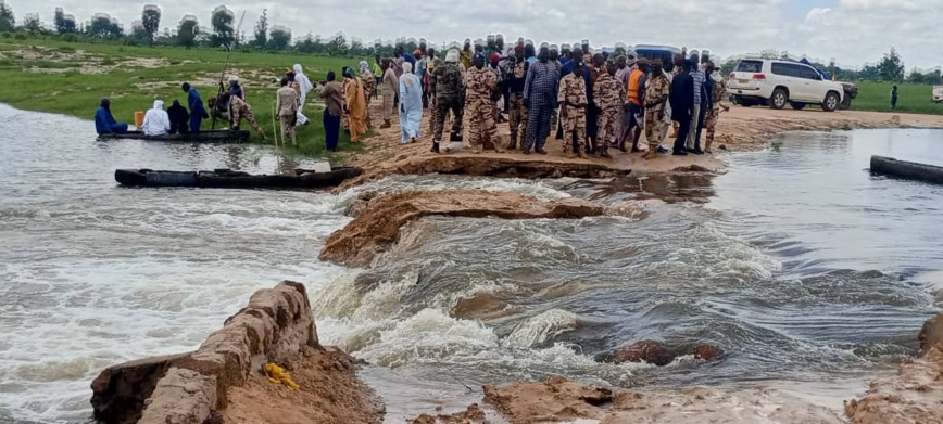 Tchad : dans la Tandjilé, visite des travaux de construction du pont sur le fleuve la Tchiré