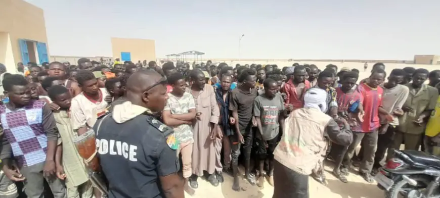 Les 463 personnes expulsées de Libye sont arrivées dans la ville de Dirkou, à l'est du Niger le 18 juillet dernier, selon Alarme Phone Sahara. Elles devraient ensuite être transférées vers Agadez. Crédit : Alarme Phone Sahara