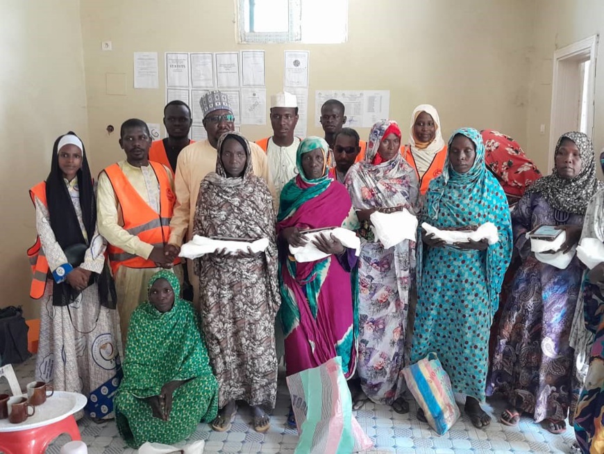 Tchad : Une action de solidarité de l'AJUNG envers les femmes concasseuses