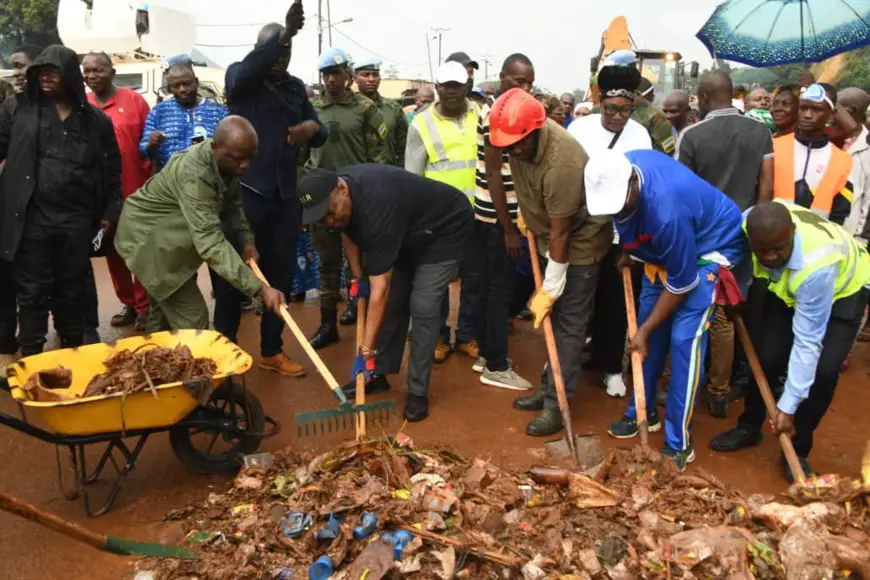 RCA : le président Touadera a effectué l'opération « Kwa Ti Kodro » au marché PK 12 à Begoua