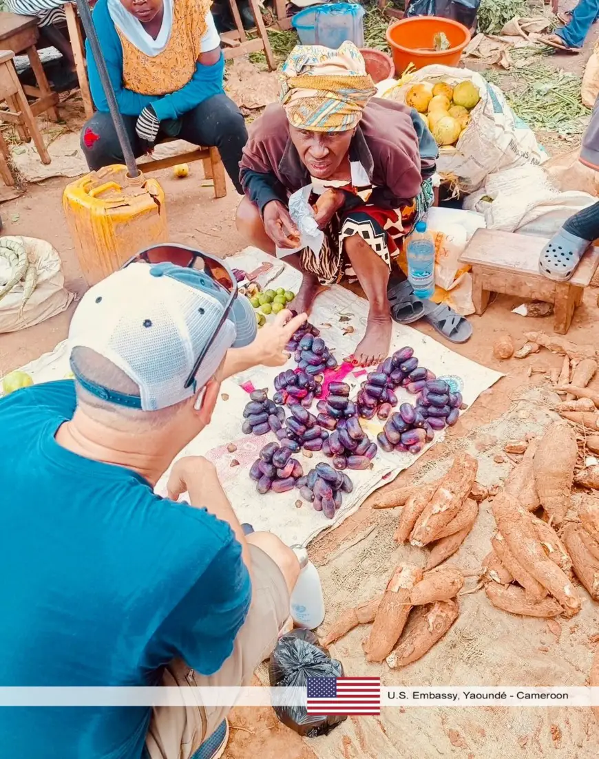 Cameroun : l'ambassadeur américain à la découverte et à l'appréciation de la culture et des produits locaux camerounais