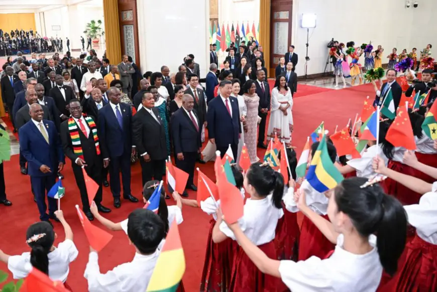 International guests attending the 2024 Summit of the Forum on China-Africa Cooperation (FOCAC) are greeted by children on their way to a welcome banquet held by Chinese President Xi Jinping and his wife Peng Liyuan at the Great Hall of the People in Beijing, capital of China, Sept. 4, 2024. (Xinhua/Zhang Ling)