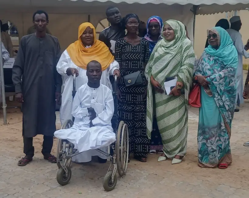 Tchad : des bourses d’études et des fournitures scolaires pour quatre bacheliers handicapés