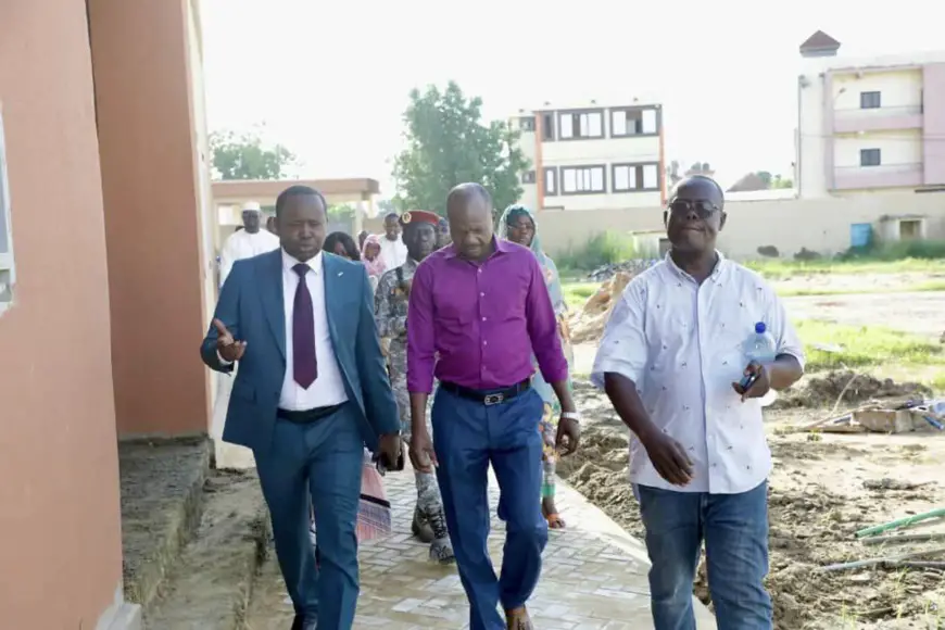 Tchad : le ministre des Sports visite le stade Idriss Mahamat Ouya