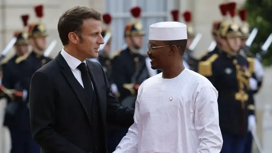 Emmanuel Macron et Mahamat Idriss Déby à l'Elysée. (Ludovic MARIN/AFP)