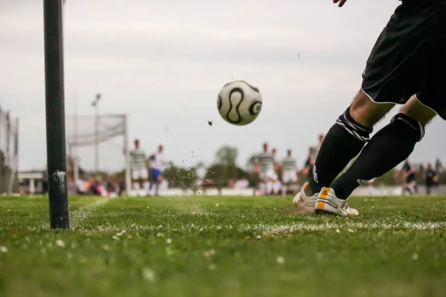 Étoile montante : le jeune prodige du football Erling Haaland bat des records dès sa première saison